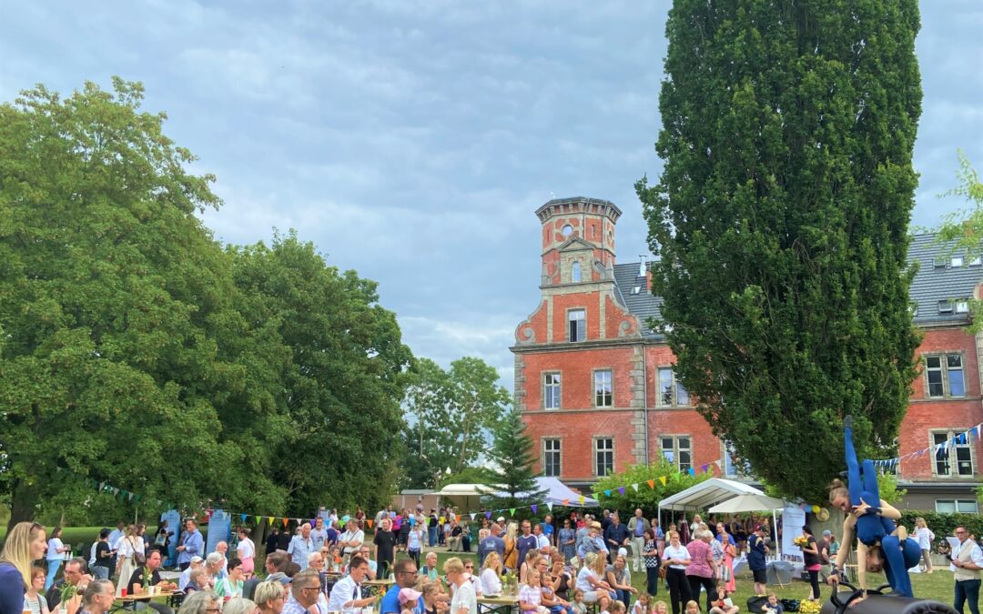Sommerfest auf Schloss Bernstorf: 10.000 Euro für das Hospiz